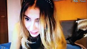 Sexy Blonde Slut Gives Blowjob On Webcam 😍