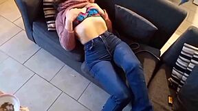 Amateur Latina Sucks Big Cock in Homemade Video