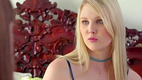 Sapphic Teen 18+S Eat Pussy In Threeway 😍