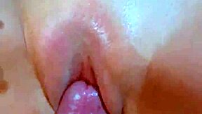 pink college girls rub wet shaved pussies to orgasm 😍