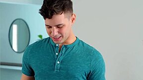 Does stepsis Chloe own Kai and Macy?