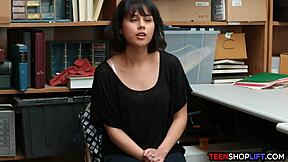 teen shoplifter blows security guard to dodge trouble 😳