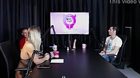 Blonde Feels Heat And Strips After Guest's Comment 😈