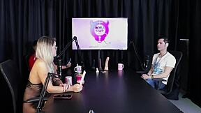 Blonde Feels Heat And Strips After Guest's Comment 😈