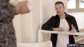 성숙한 할머니 다나 베스폴리, 의붓딸 남편과 섹스해