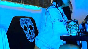 i masturbate live with my big dildo