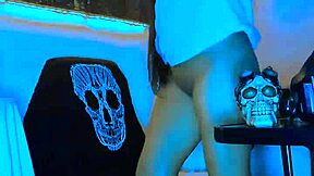 i masturbate live with my big dildo