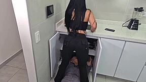 Colombian woman seduces the plumber
