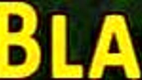 مربية أطفال بالغة تمص زب أسود كبير