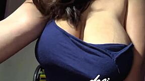 indian college girl shows big boobs on cam solo