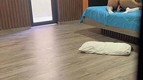 padrastro pervertido discovers hijastra masturbating asshole after classes and jerks off behind her