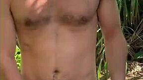 Comi Um Desconhecido Que Estava Batendo Uma Na Trilha Free