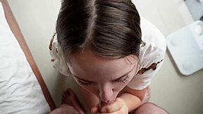 Povolila jsem nevlastnímu bratrovi prudit mou těsnou píču v doggystyle.