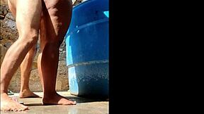 me salio caro ba�arme en el patio termine con el culo full de semen 😩