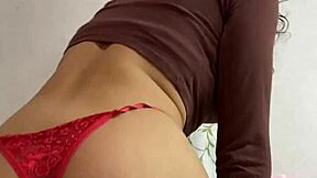 Mexican model Alexia de Monterrey masturbating.