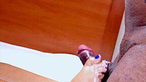 wanna see awesome footjob with pretty feet 😍