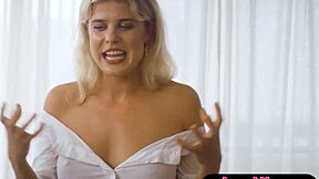 petite australian milf displays round tits and sandy bubble butt 😊