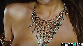 Amazing big natural tits on teen Deanna Greene, body exposed. Want to see?