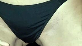 Vagabunda sentando e gozando na rola