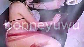 bonneyuwu in leia cosplay gets cum on her face