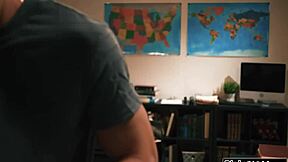 Lærer, med det vi ved, må du kneppe os elever hårdt