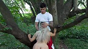 Naty Delgado meets stranger in public