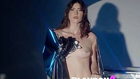 Teen Keep Chambers gets naked and exposed?