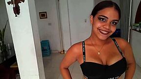 여동생 오빠 흥분시키는 척하며 친밀한 섹스