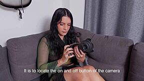 Môj fotograf mi líže mokrú piču, lebo nemám peniaze, môj prvý lesbický zážitok.