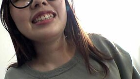 見た目は真面目そうなのに乳首を責めて楽しむsっ気のある肉食系「hカップ」塾講師　こはくさん