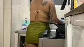 doing live in kitchen, flashing my swollen pussy in mini skirt 😏