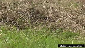 i saw dis pigtailed teen gettin double fucked outdoors, it wuz so hawt!