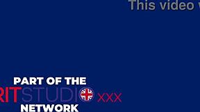 teen student explores the fucking machine in her room