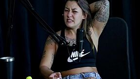 Flor De Damiana Gets Pussy Licked Outdoors