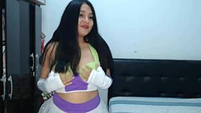 Mariana screams, I'm so hot making personalized videos, loving cosplay!