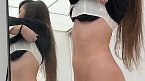 putalocura espa�ola culona chloee folla y seduce a torbe frente al espejo