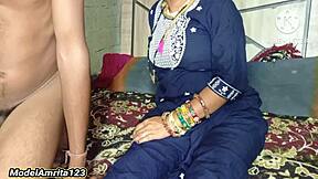 Bhabhi has sex with biker 😈