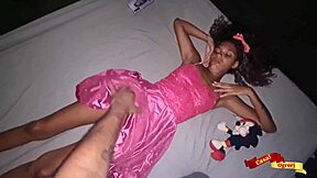 novinha dando cu para o padrasto