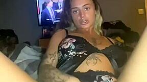 Horny emo teen 18+ fucking her ass solo?