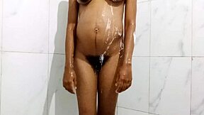 Skinny Housewife Wants Bath Fuck