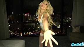 Quarantined teen twerks and masturbates in high rise 😍