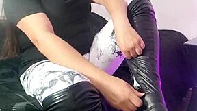 Tia Latina Colombiana Flashes Cameltoe Masturbates For Sobrino