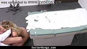 Doctor licks patient's pussy in hospital