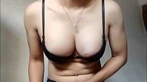 amateur shemale in black bra and stockings, are you cumming on handkerchief?!