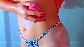 college girls masturbate in shower, latina with big ass reaches orgasm