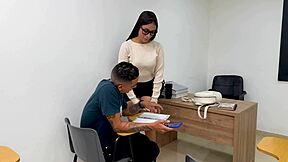 ステップブロの友達が勉強を手伝って、口に中出し