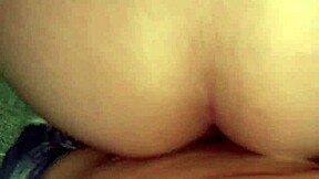 彼女のラテン系友達をドッグスタイルで犯す