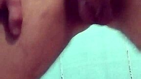 charter, i jerk off my big cock in the bath, feels so good! 😍