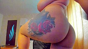 Big natural tits squeeze dildo