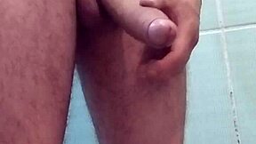 charter, i jerk off my big cock in the bath, feels so good! 😍